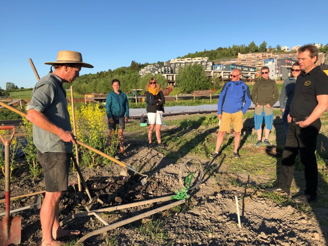 Ryan Wanamaker forklarer om behov for ulike håndredskaper