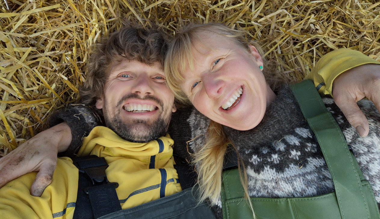 Mathilde og Martin Buch Larsen på Bøtun gard i Marifjøra i Luster på Vestlandet - innerst i Sognefjorden. 